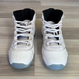 Jordan 11 Legend Blue